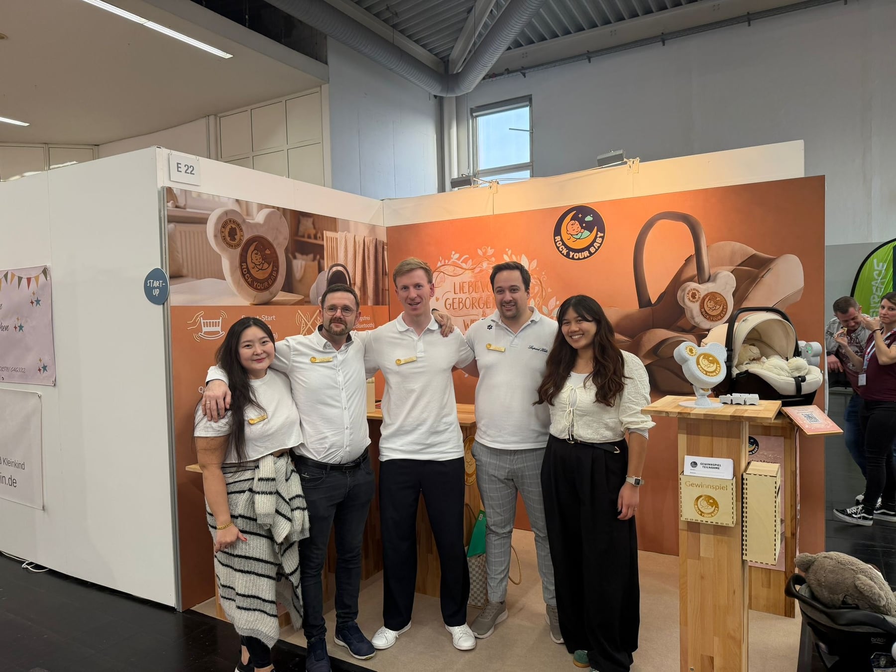 ROCK your BABY Team am Messestand in Dortmund.